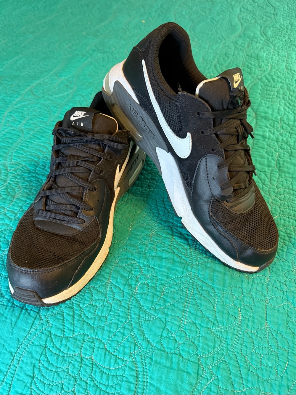 Nike Men’s Black and White Air Sneakers
